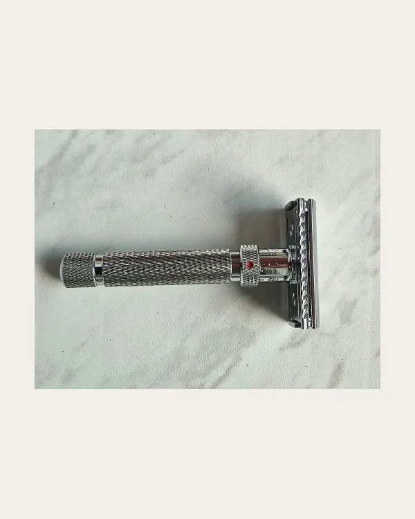 Kelvedge Adjustable Safety Razor photographed by A***n, a verified buyer